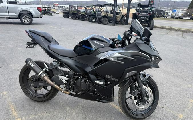 2025 Kawasaki Ninja 500 KRT Edition SE ABS