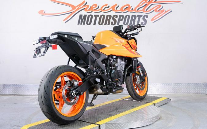 2024 KTM 990 Duke