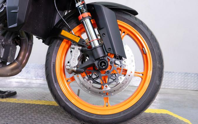 2024 KTM 990 Duke