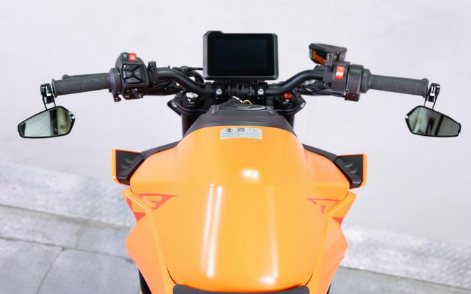 2024 KTM 990 Duke