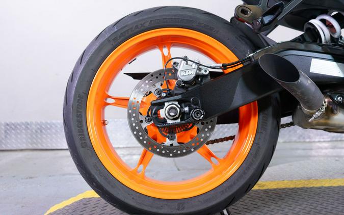 2024 KTM 990 Duke