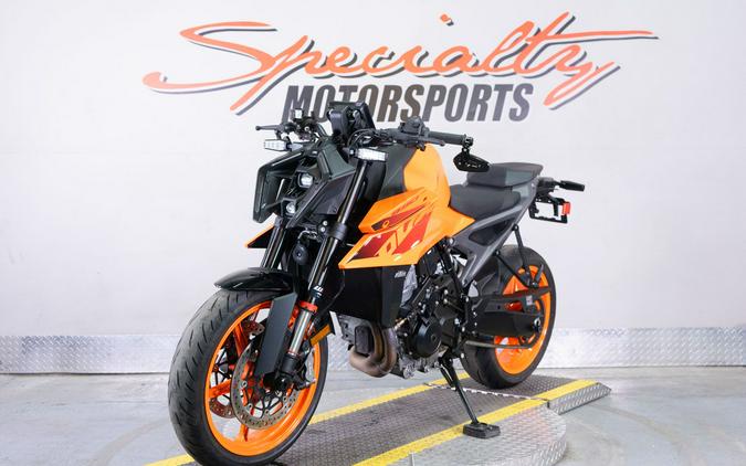 2024 KTM 990 Duke