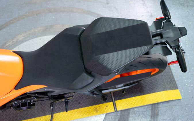 2024 KTM 990 Duke