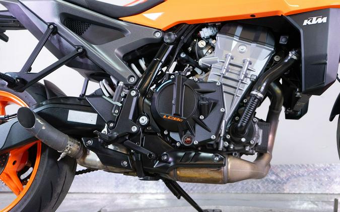 2024 KTM 990 Duke