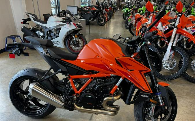 2024 KTM 1390 Super Duke R Evo First Look [17 Fast Facts]