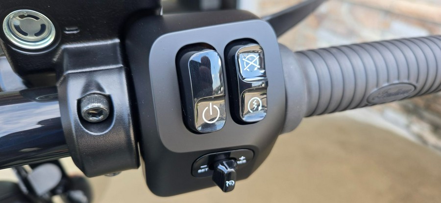 2025 Indian Motorcycle Springfield® Dark Horse®