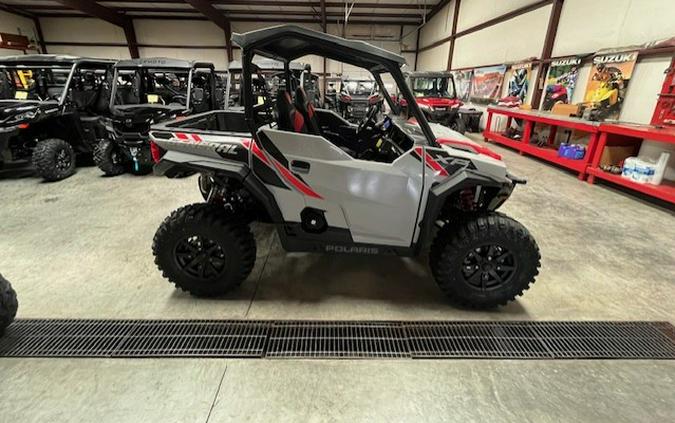 2025 Polaris GENERAL® XP 1000 Sport GHOST GRAY