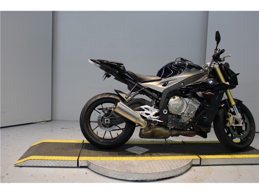 2016 BMW S 1000 R