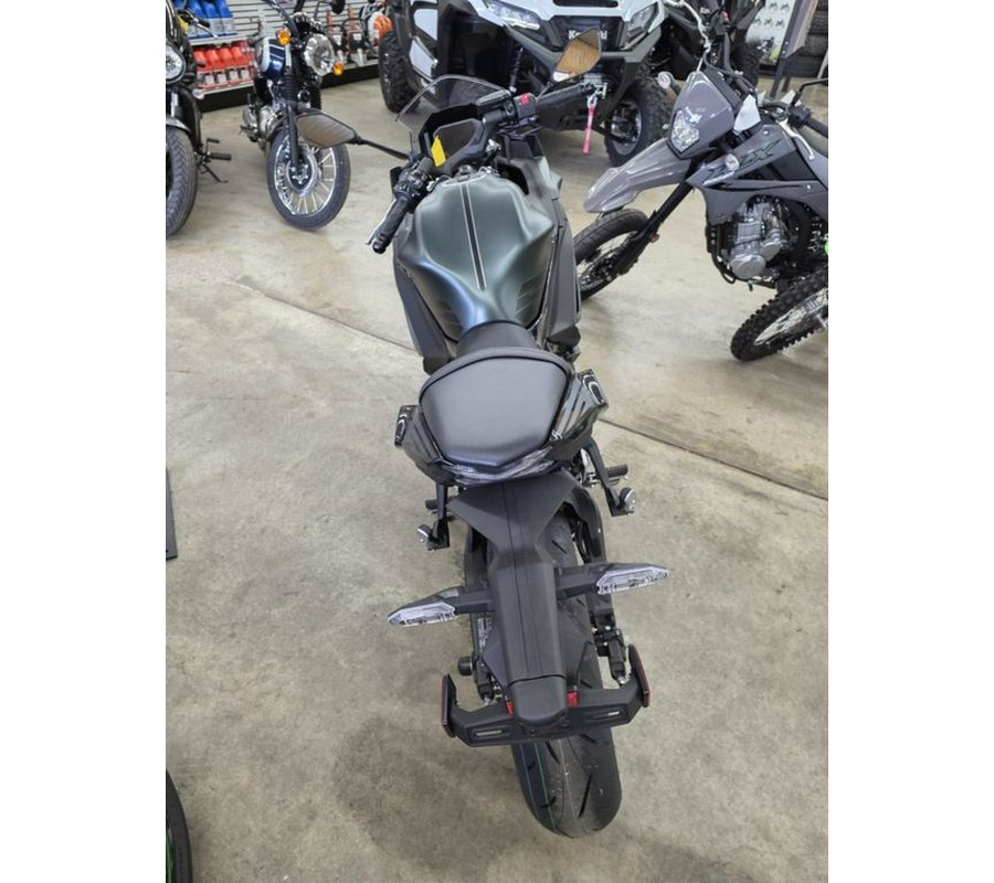 Kawasaki NINJA 650 ABS METALLIC MATTE OLD SCHOOL GREEN/BLAC