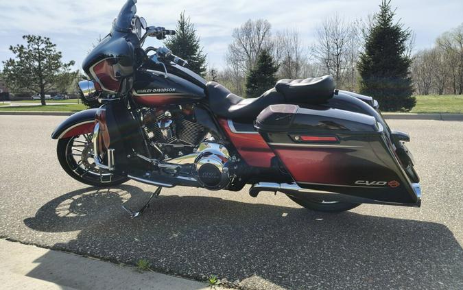 2021 Harley-Davidson® CVO™ Street Glide® Sunset Orange Fade & Sunset Black