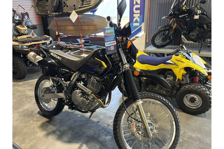 2027 DR 650 - Suzuki