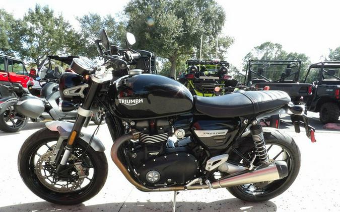 2022 Triumph Street Twin Jet Black Jet Black