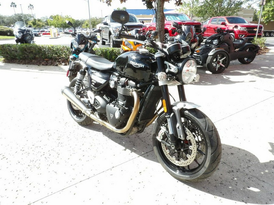 2022 Triumph Street Twin Jet Black Jet Black