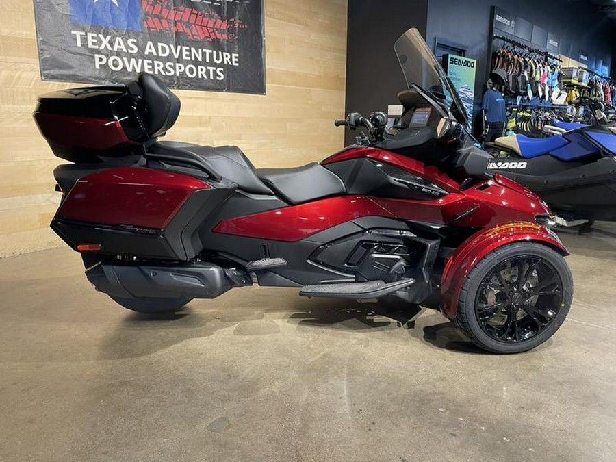 2025 Can-Am® Spyder RT Limited Dark Wheels