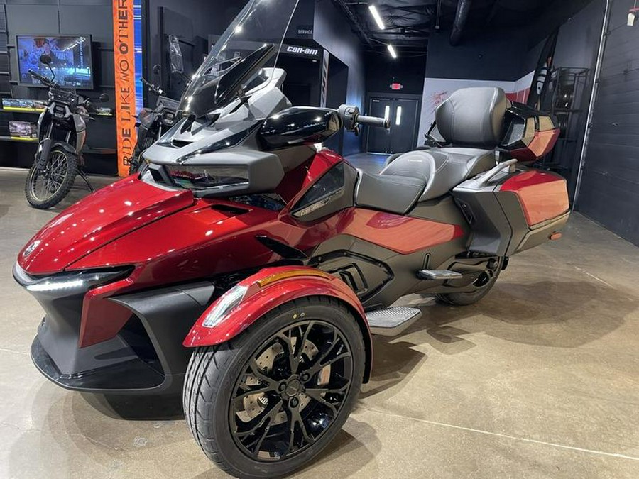 2025 Can-Am® Spyder RT Limited Dark Wheels