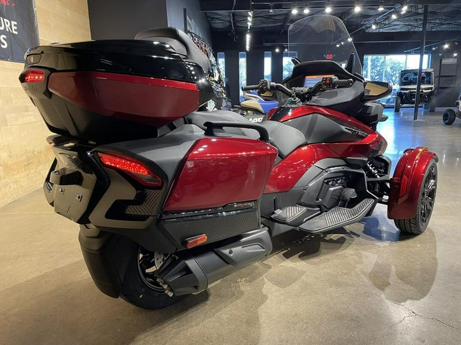 2025 Can-Am® Spyder RT Limited Dark Wheels