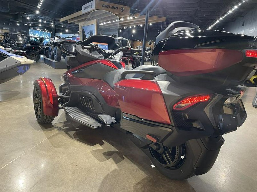2025 Can-Am® Spyder RT Limited Dark Wheels