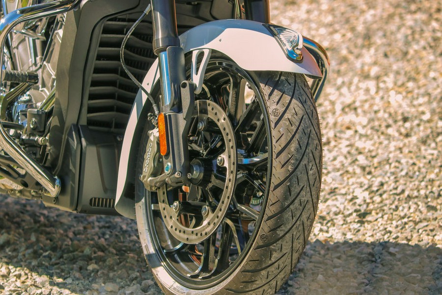 2025 Indian Motorcycle® Challenger® Limited 112 Ghost White Metallic with Black Metallic