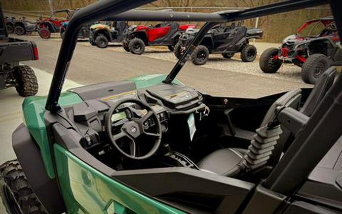 2026 Can-Am Commander DPS 700