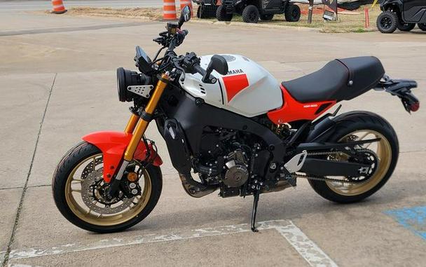 2026 Yamaha XSR900TW