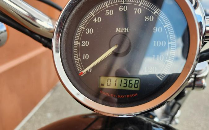 Sportster 1200 Custom Vivid Black