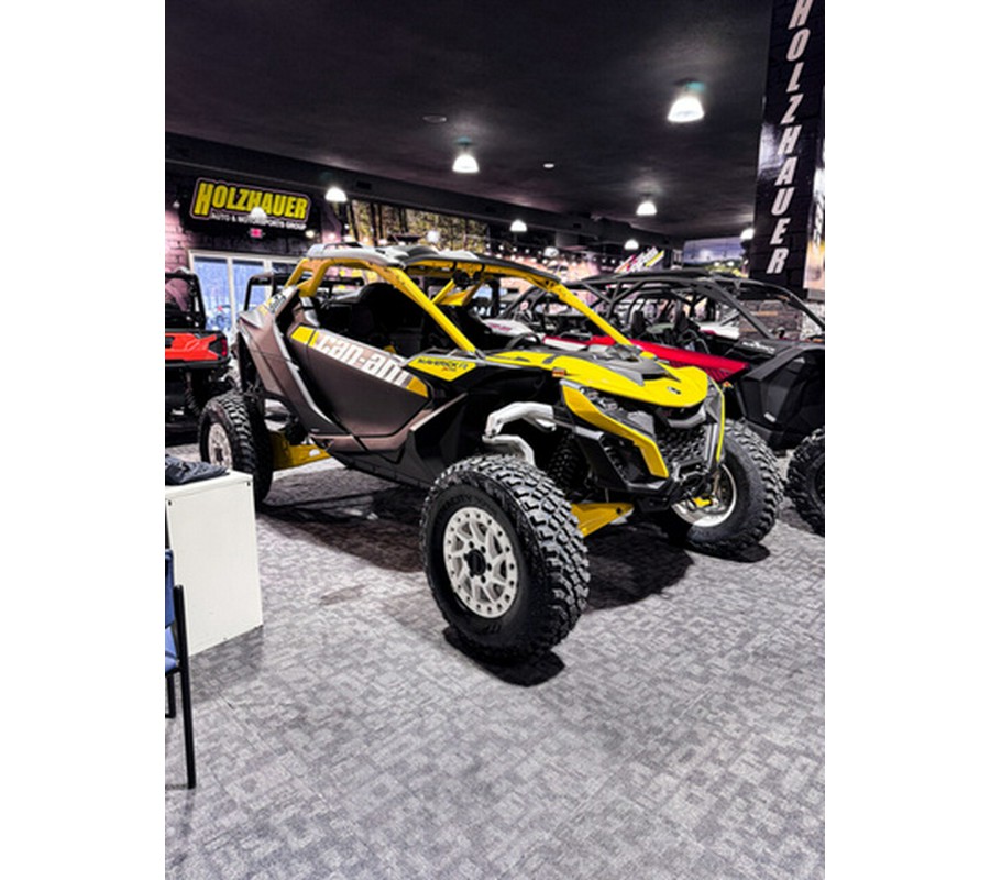 2024 Can-Am Maverick R X RS With Smart-Shox Carbon Black & Neo