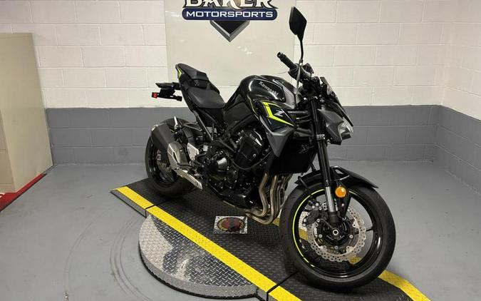 2024 Kawasaki Z900 ABS Metallic Spark Black/Metallic Matte Dark Gray