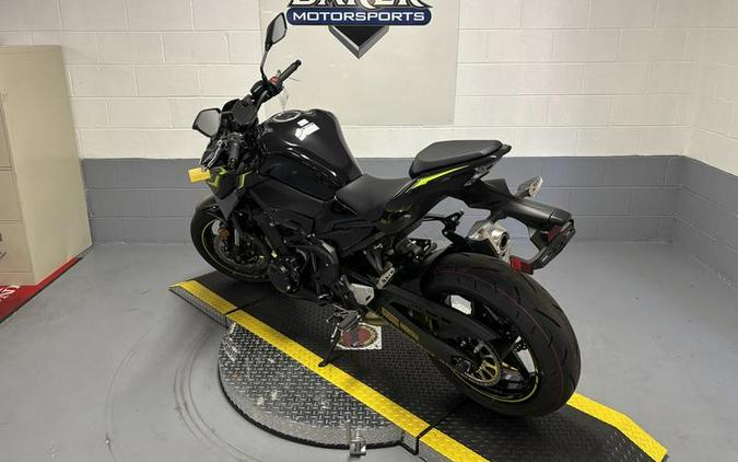 2024 Kawasaki Z900 ABS Metallic Spark Black/Metallic Matte Dark Gray