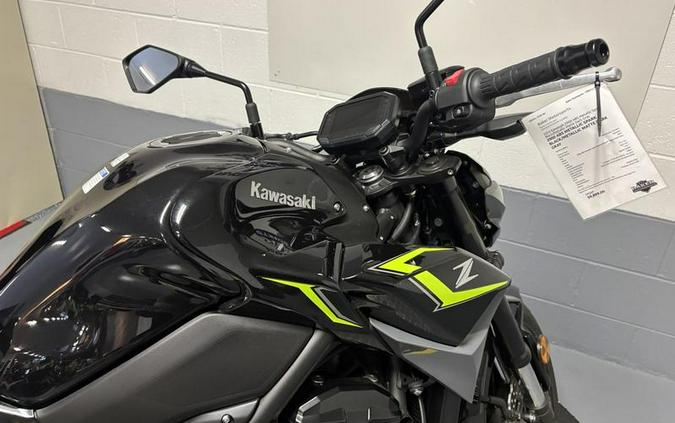 2024 Kawasaki Z900 ABS Metallic Spark Black/Metallic Matte Dark Gray