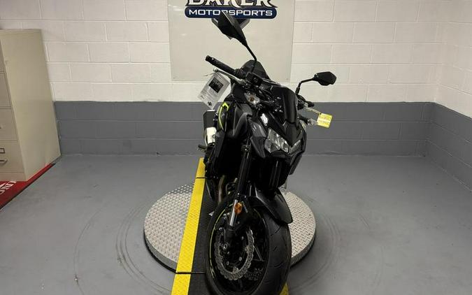 2024 Kawasaki Z900 ABS Metallic Spark Black/Metallic Matte Dark Gray