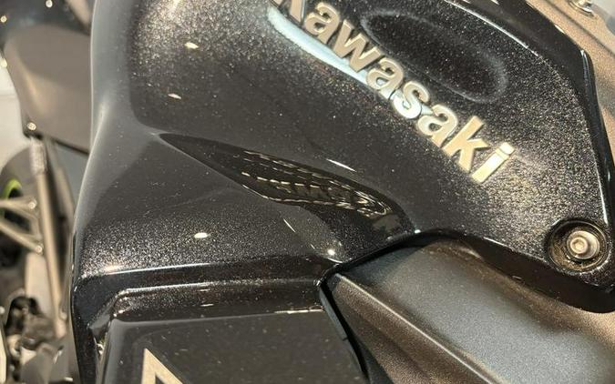 2024 Kawasaki Z900 ABS Metallic Spark Black/Metallic Matte Dark Gray