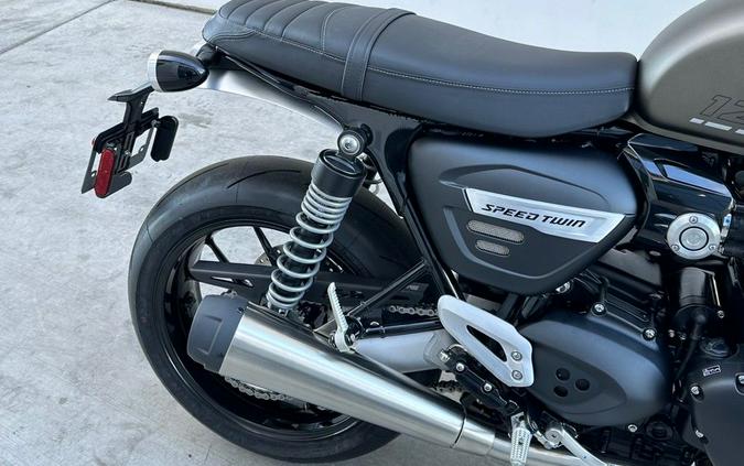 2024 Triumph Speed Twin 1200 Matte Ironstone/Matte Storm Grey