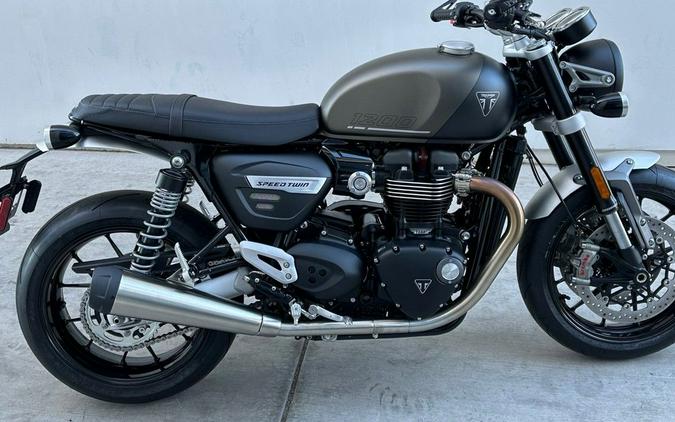 2024 Triumph Speed Twin 1200 Matte Ironstone/Matte Storm Grey