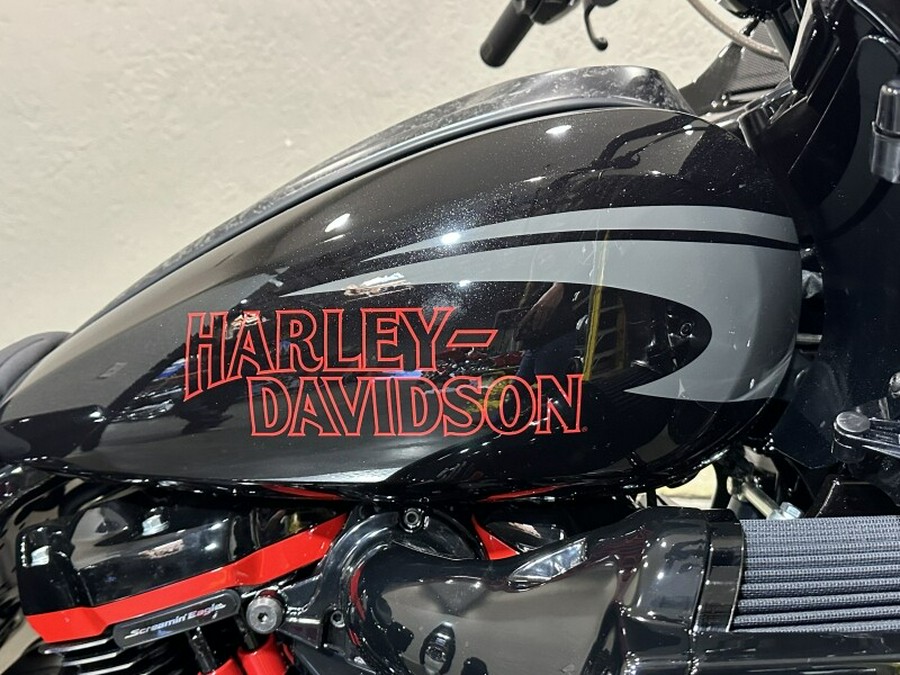 Harley-Davidson CVO™ Road Glide® ST 2024 FLTRXSTSE 84457423 RAVEN METALLIC