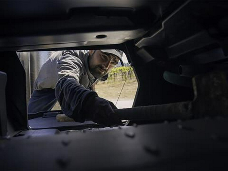 2025 Can-Am Defender PRO DPS