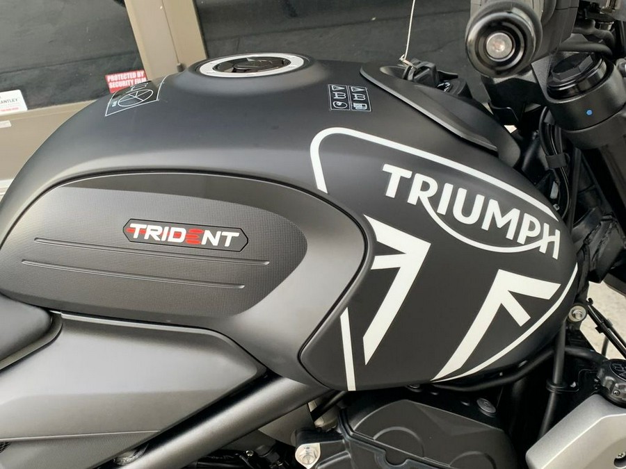 2024 Triumph Trident 660 Matte Jet Black/Matte Silver Ice