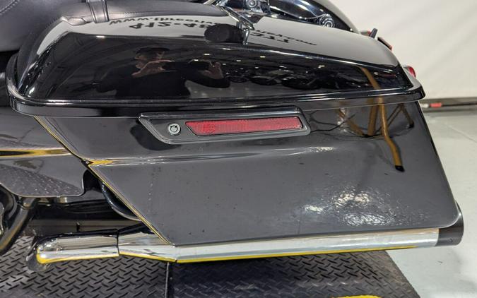 2019 Harley-Davidson® Street Glide® Vivid Black