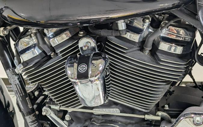 2019 Harley-Davidson® Street Glide® Vivid Black