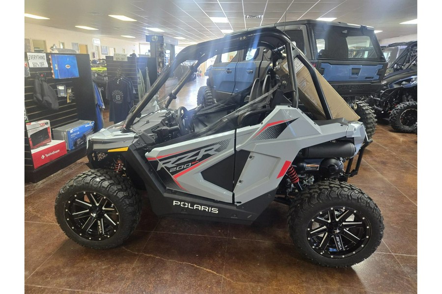 2024 Polaris RZR 200 EFI