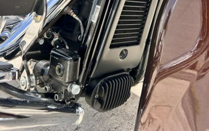 2019 Harley-Davidson Softail FLDE - Deluxe