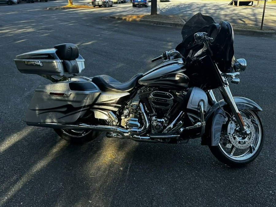 2015 Harley-Davidson Street Glide® CVO™ Street Glide®