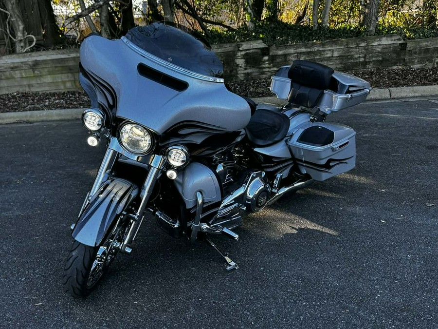 2015 Harley-Davidson Street Glide® CVO™ Street Glide®