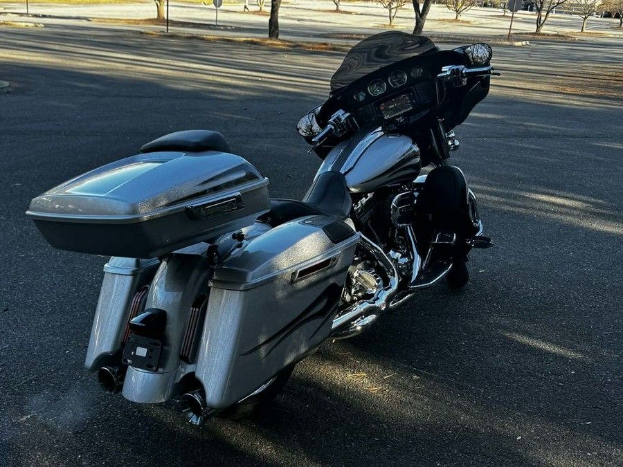 2015 Harley-Davidson Street Glide® CVO™ Street Glide®