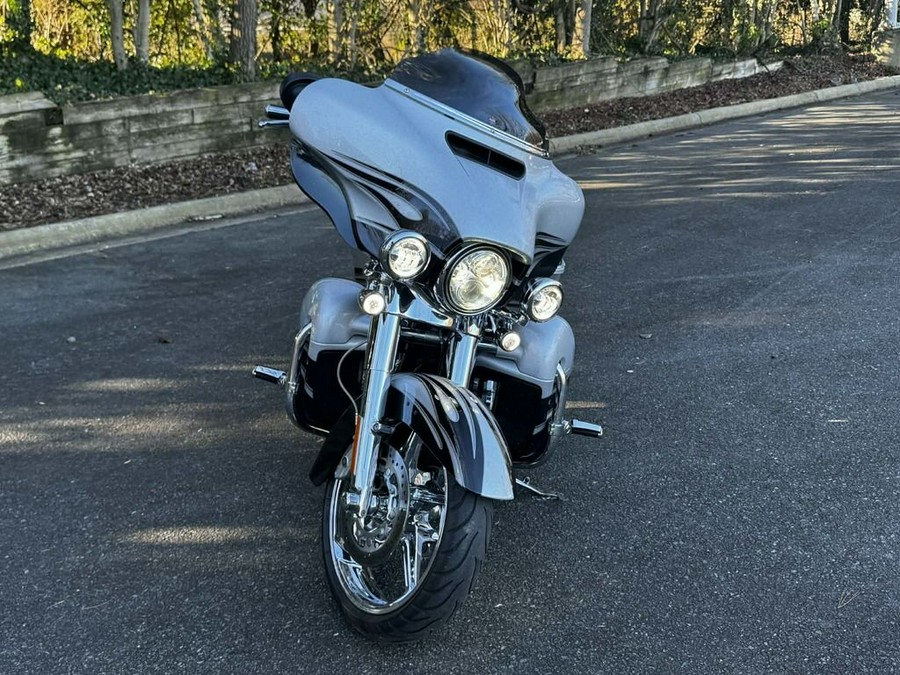 2015 Harley-Davidson Street Glide® CVO™ Street Glide®