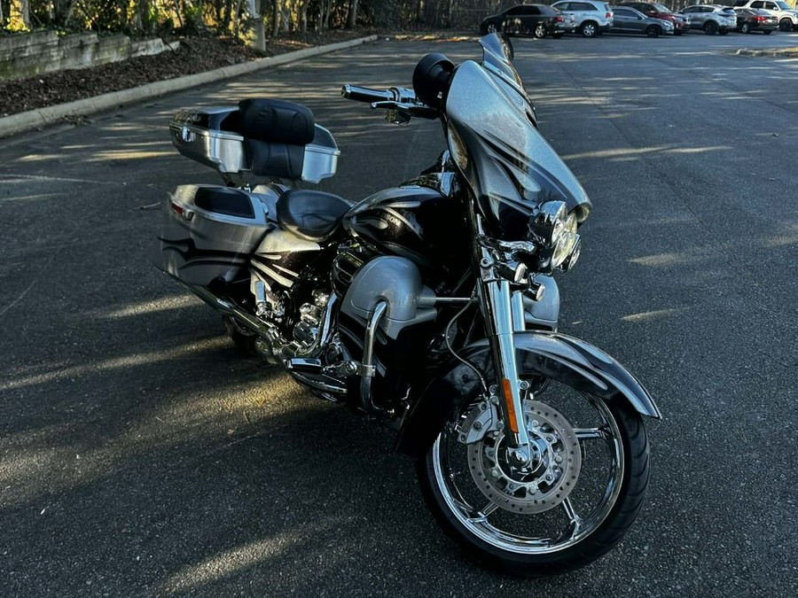 2015 Harley-Davidson Street Glide® CVO™ Street Glide®