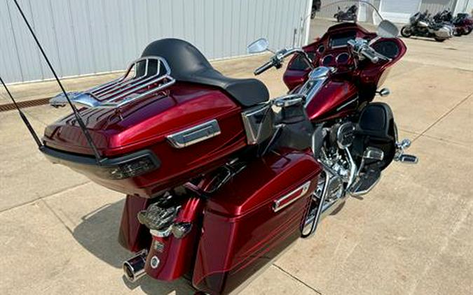 2015 Harley-Davidson CVO™ Road Glide® Ultra