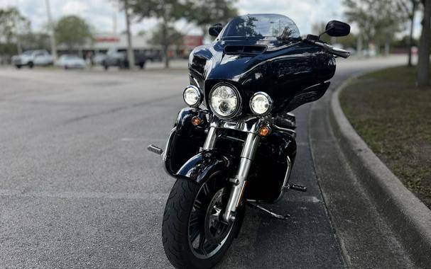 2018 Harley-Davidson® Ultra Limited Vivid Black
