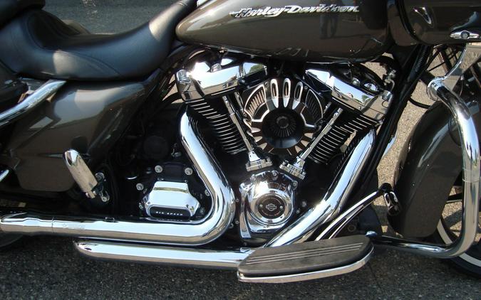 2019 Harley-Davidson® Road Glide® Industrial Gray