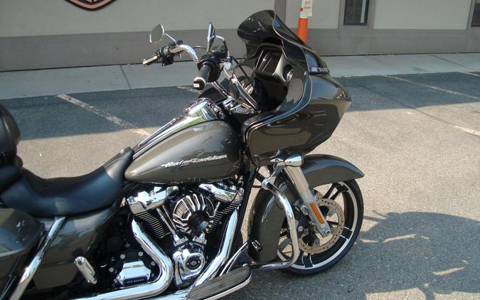 2019 Harley-Davidson® Road Glide® Industrial Gray