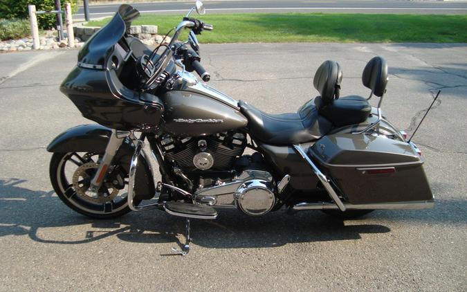 2019 Harley-Davidson® Road Glide® Industrial Gray